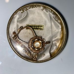 Vintage Avon save your gloves Avon Glove a ring 14k plated in original box